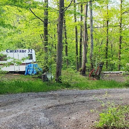 Camping Le P'Tit Bonheur Escaro Exterior photo