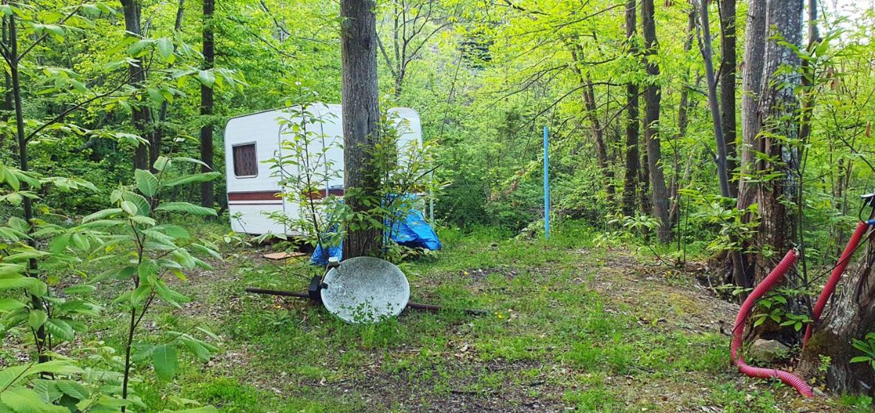 Camping Le P'Tit Bonheur Escaro Exterior photo
