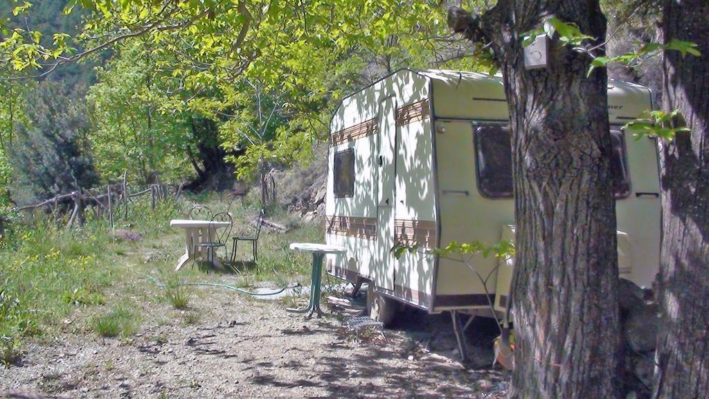 Camping Le P'Tit Bonheur Escaro Exterior photo